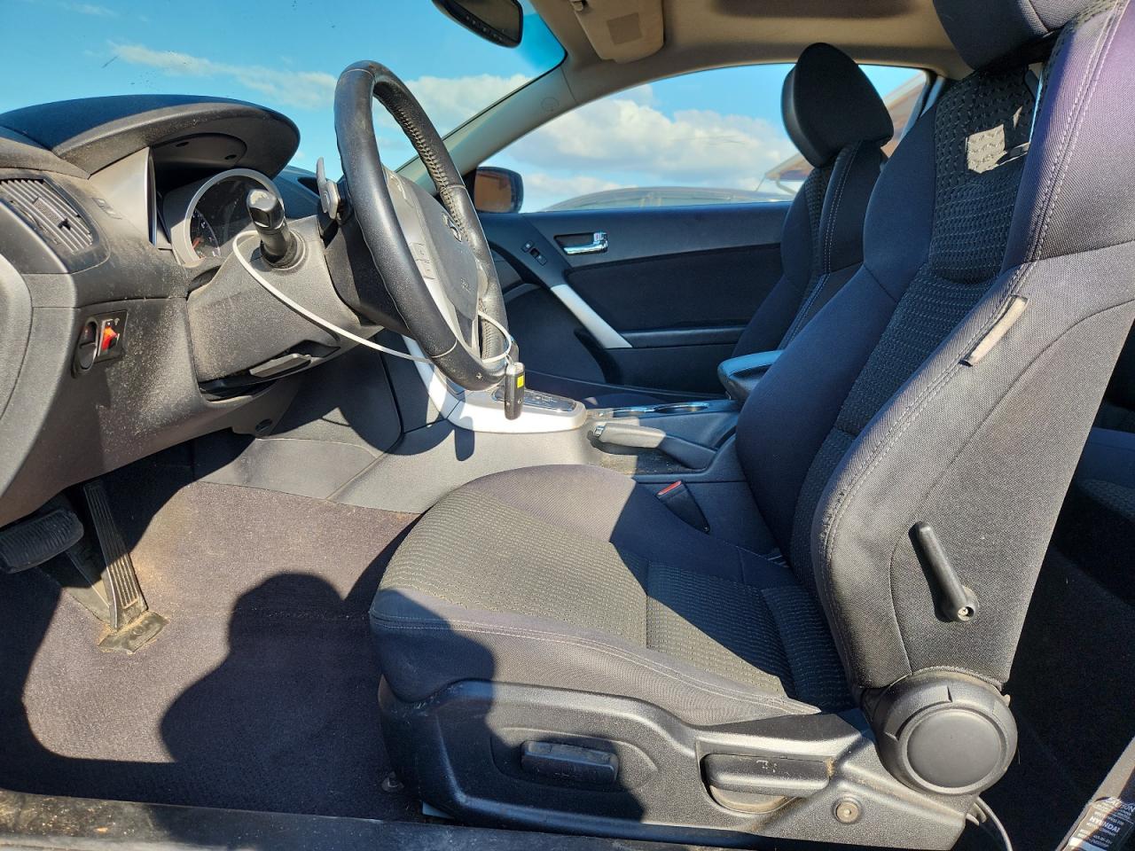 2010 Hyundai Genesis Coupe 2.0T VIN: KMHHT6KD9AU009993 Lot: 84393205