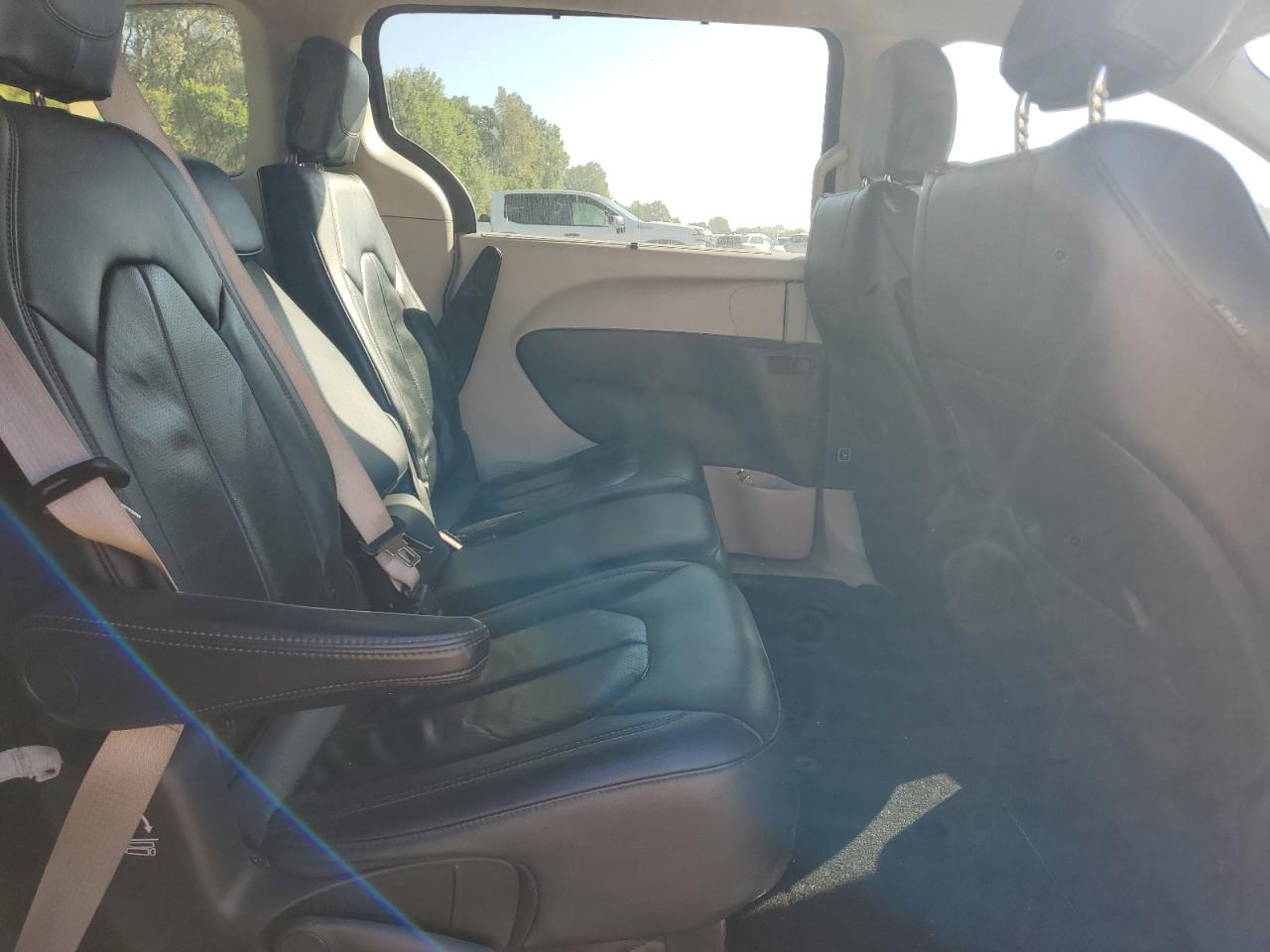 2018 Chrysler Pacifica Touring L VIN: 2C4RC1BGXJR144628 Lot: 84430665