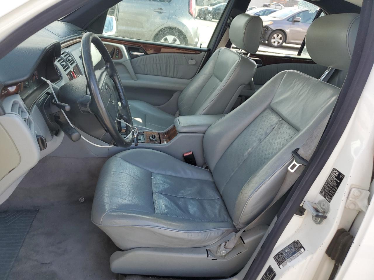 1998 Mercedes-Benz E 320 VIN: WDBJF65F9WA499871 Lot: 80215255