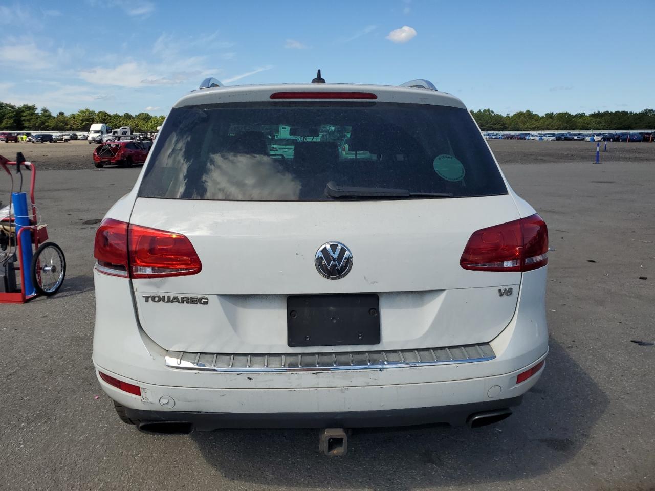 2013 Volkswagen Touareg V6 VIN: WVGEF9BP7DD013180 Lot: 70563125