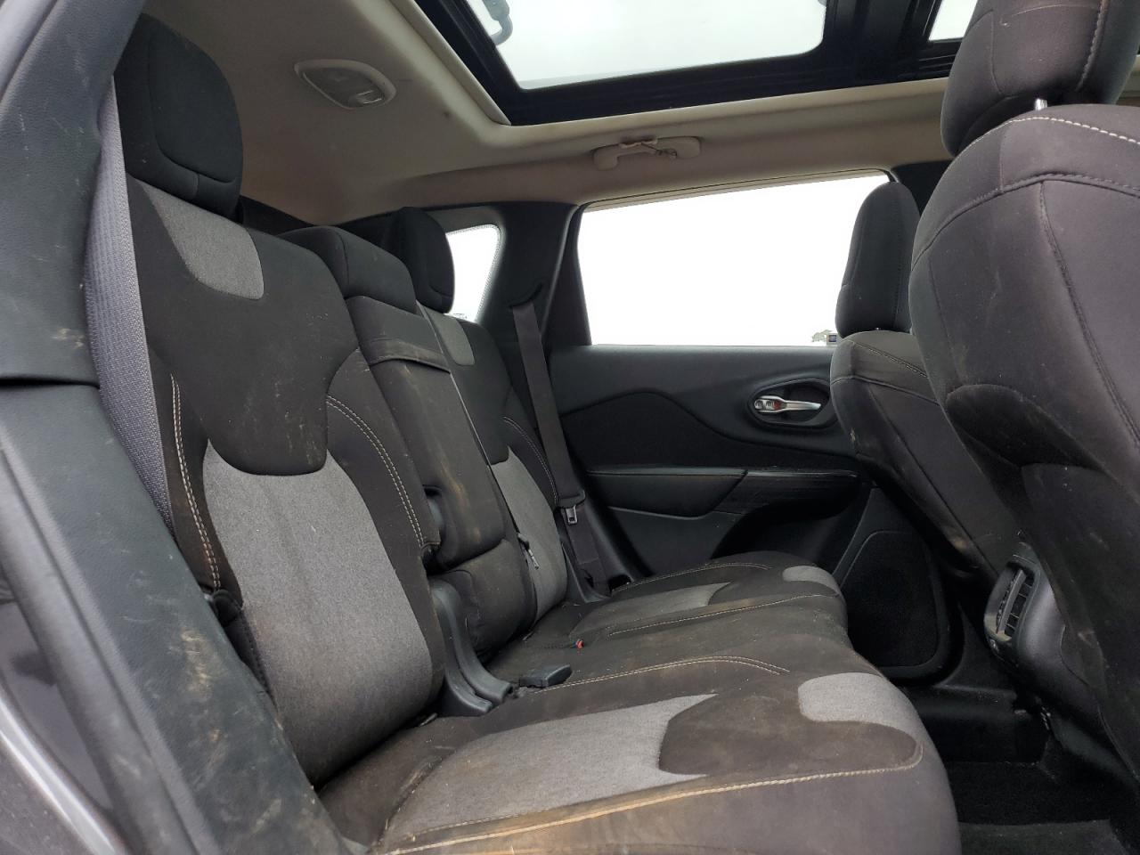 2014 Jeep Cherokee Latitude VIN: 1C4PJMCS2EW318416 Lot: 80883195