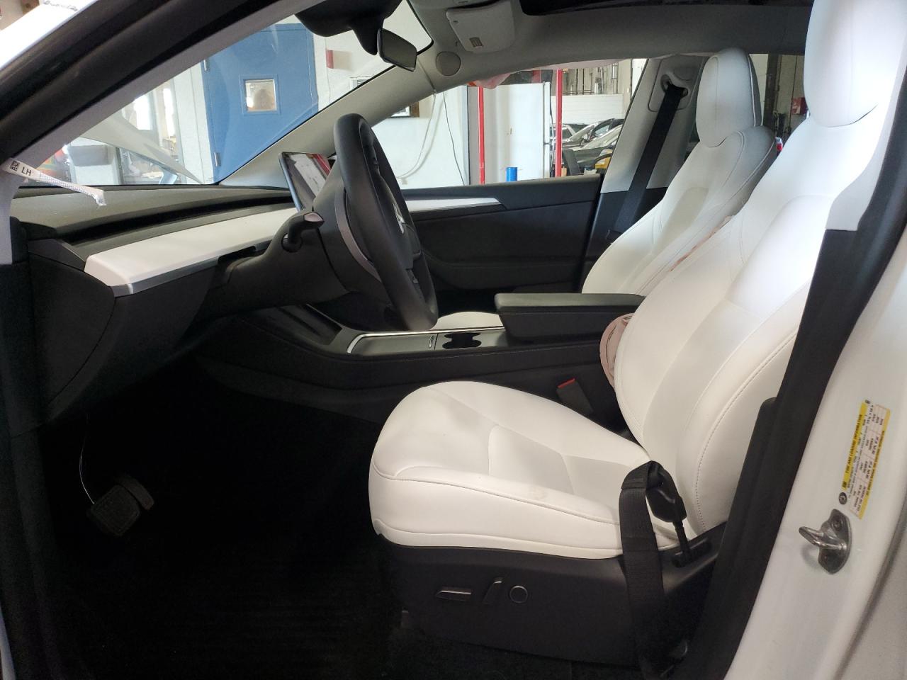 2024 Tesla Model Y VIN: 7SAYGDEE5RF163397 Lot: 81123655