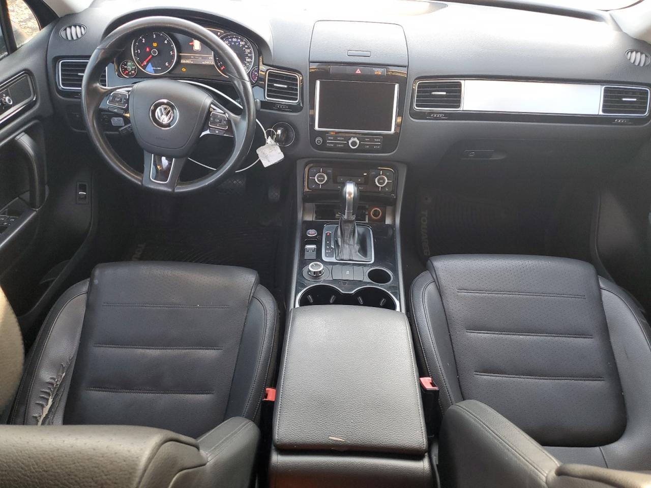 2014 Volkswagen Touareg V6 Tdi VIN: WVGEP9BP8ED010691 Lot: 81840945