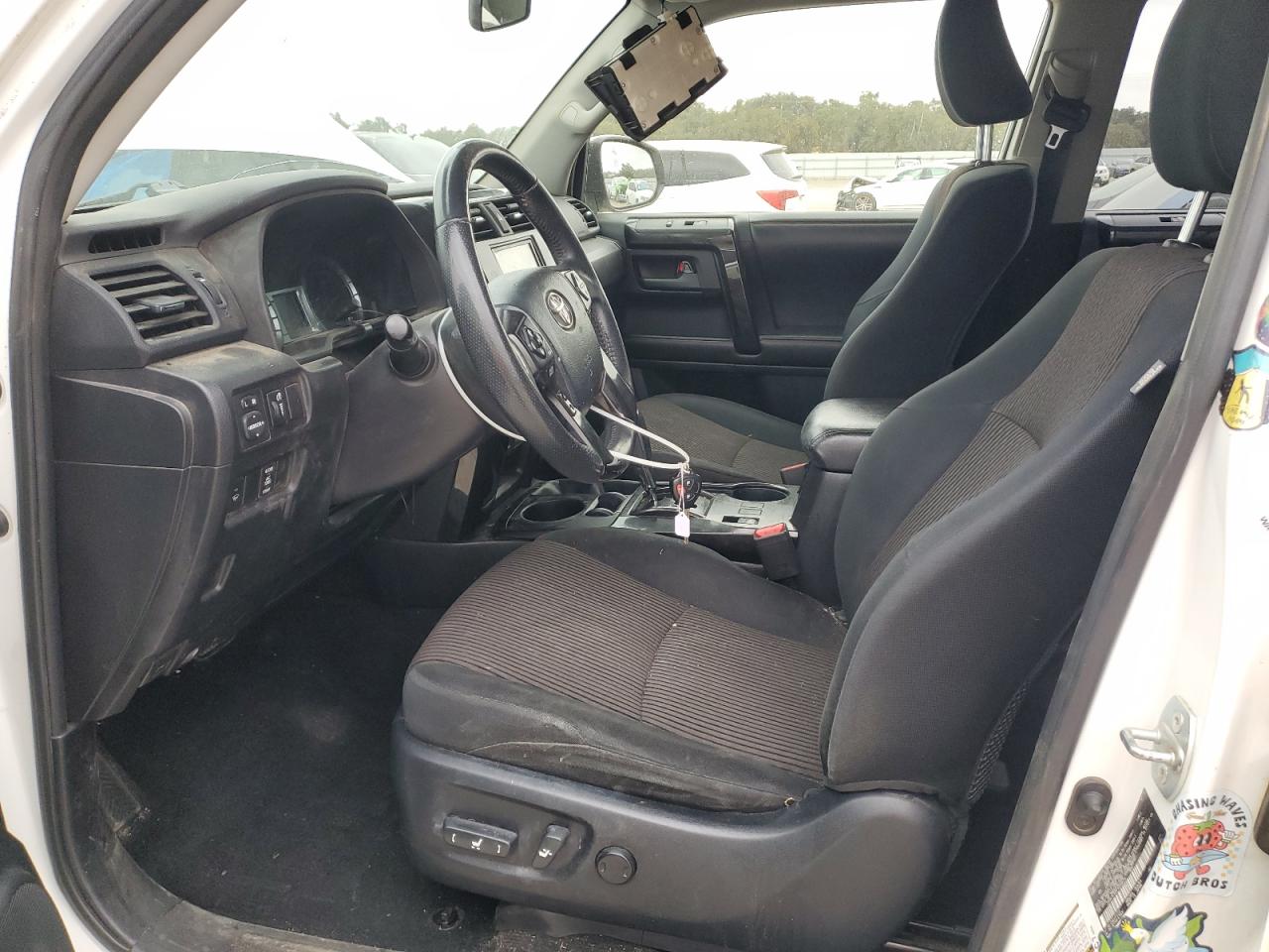 2015 Toyota 4Runner Sr5/Sr5 Premium VIN: JTEBU5JR6F5234674 Lot: 84200355