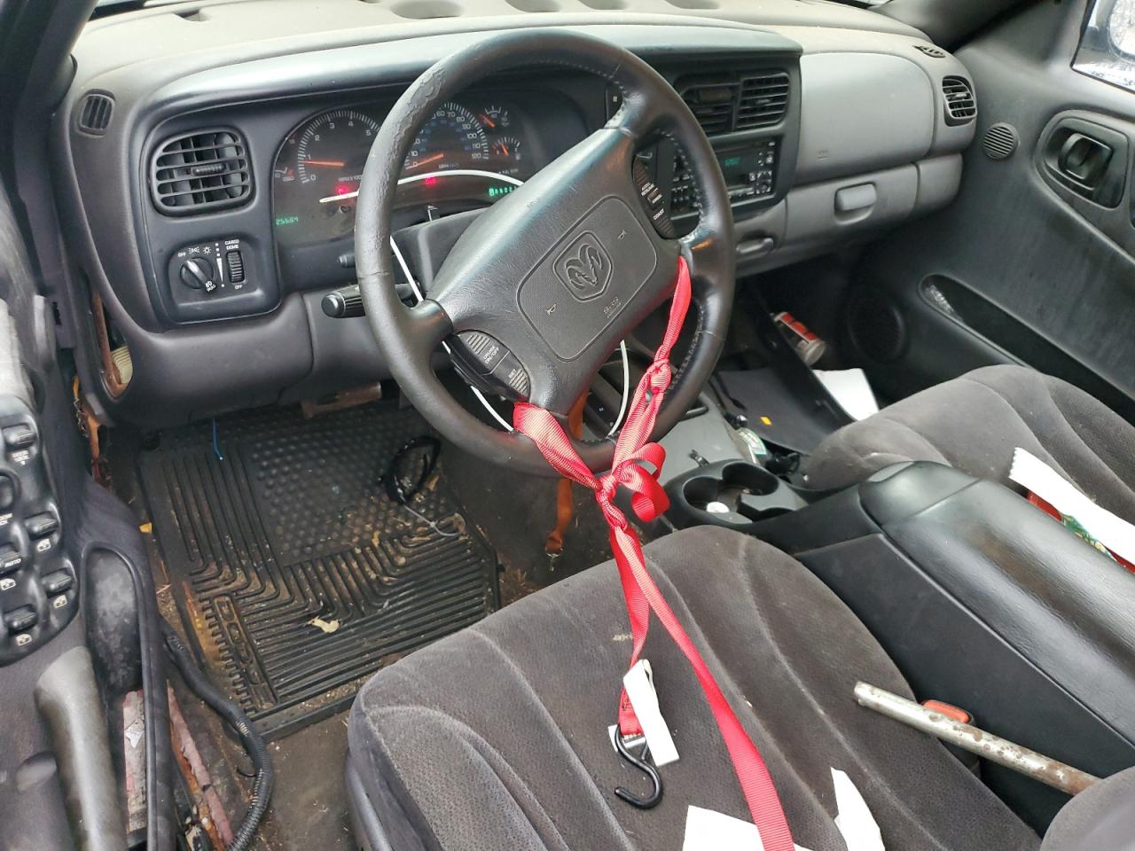 2000 Dodge Dakota Quad VIN: 1B7GG2AN0YS779786 Lot: 81118925