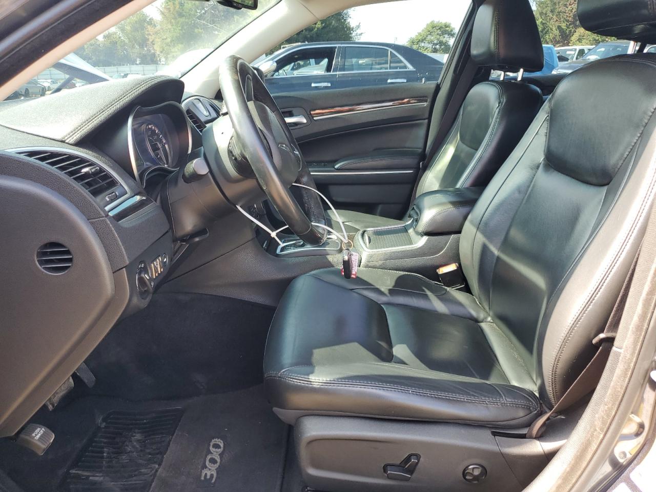 2016 Chrysler 300 Limited VIN: 2C3CCARG7GH230431 Lot: 81580425