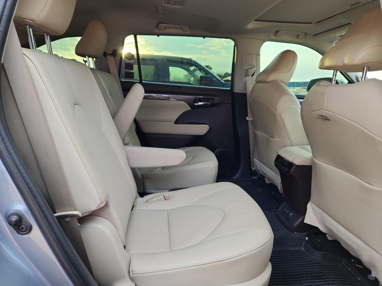 2022 Toyota Highlander Hybrid Limited VIN: 5TDXBRCHXNS075338 Lot: 81622095