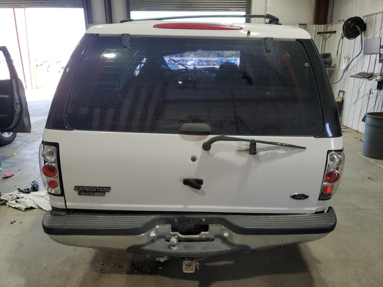 2000 Ford Expedition Xlt VIN: 1FMRU1666YLB29122 Lot: 90032185