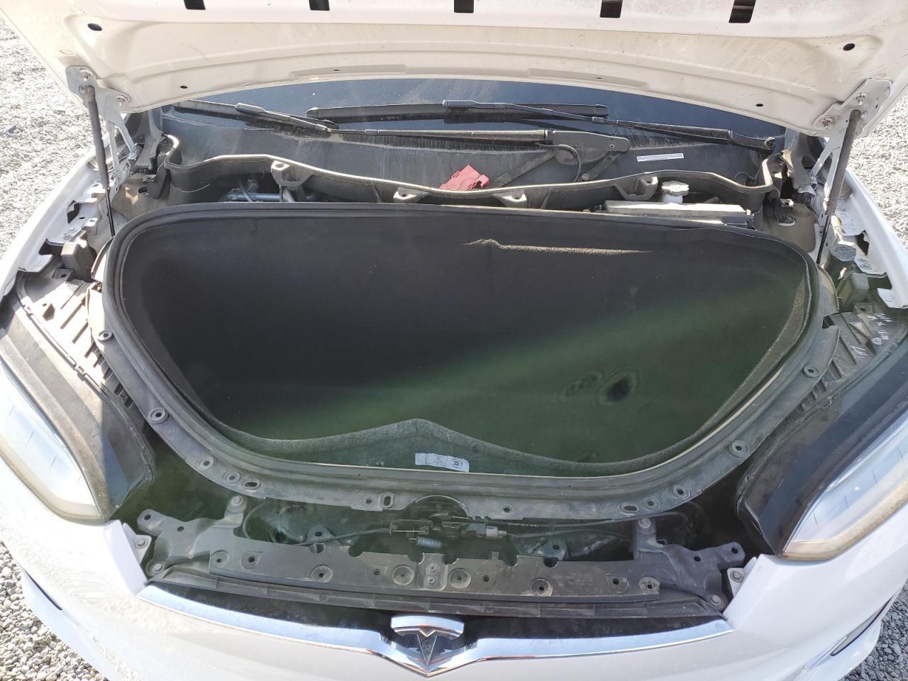 2018 Tesla Model X VIN: 5YJXCBE20JF129810 Lot: 84007445