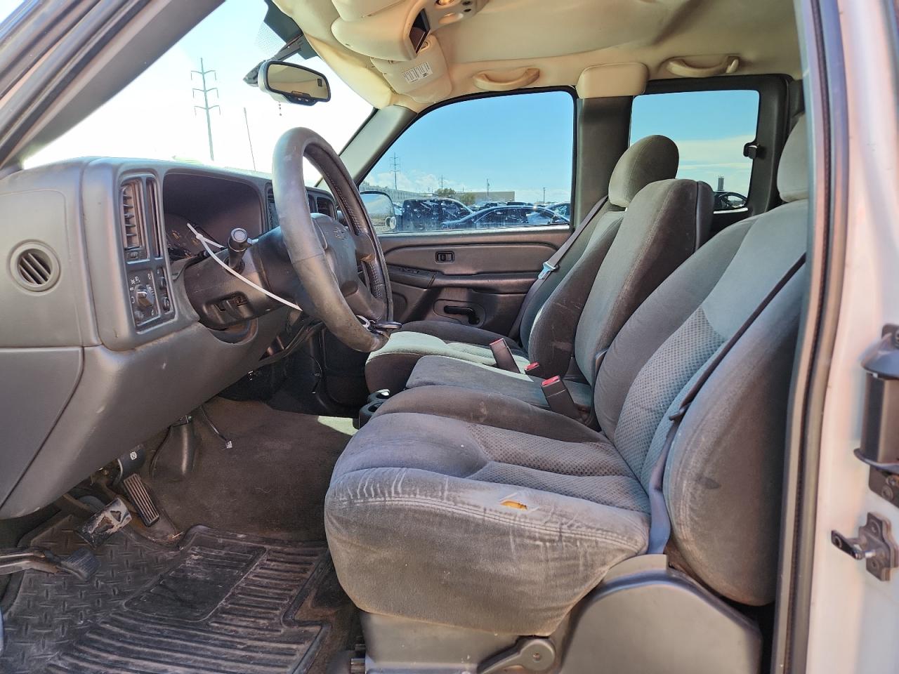 2004 Chevrolet Silverado C1500 VIN: 2GCEC19V141191925 Lot: 84394835