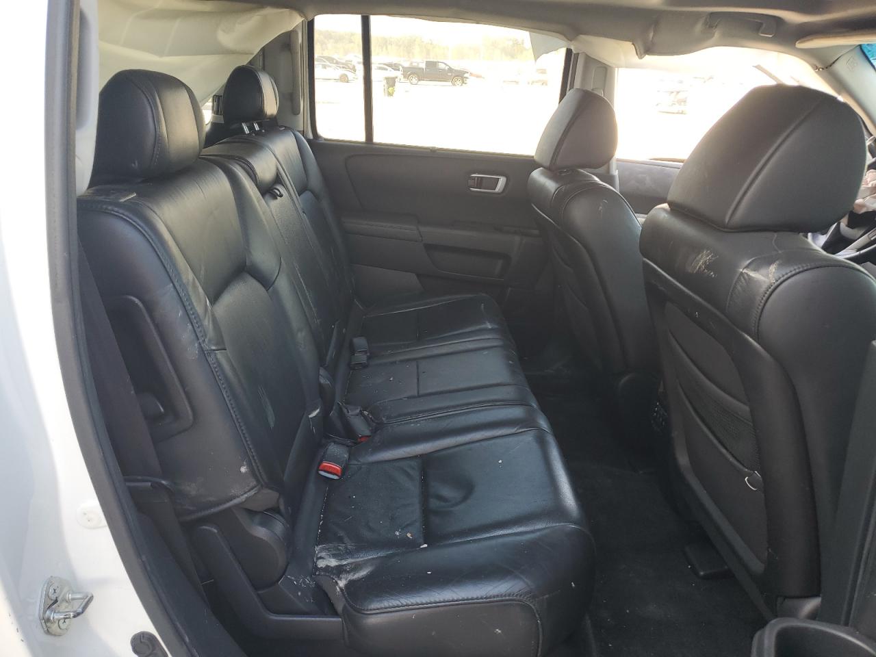 2011 Honda Pilot Touring VIN: 5FNYF4H92BB038040 Lot: 84549175