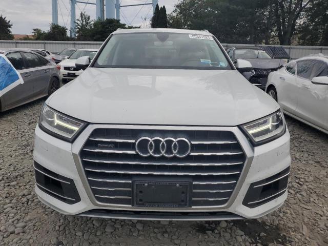 Паркетники AUDI Q7 2017 Белы