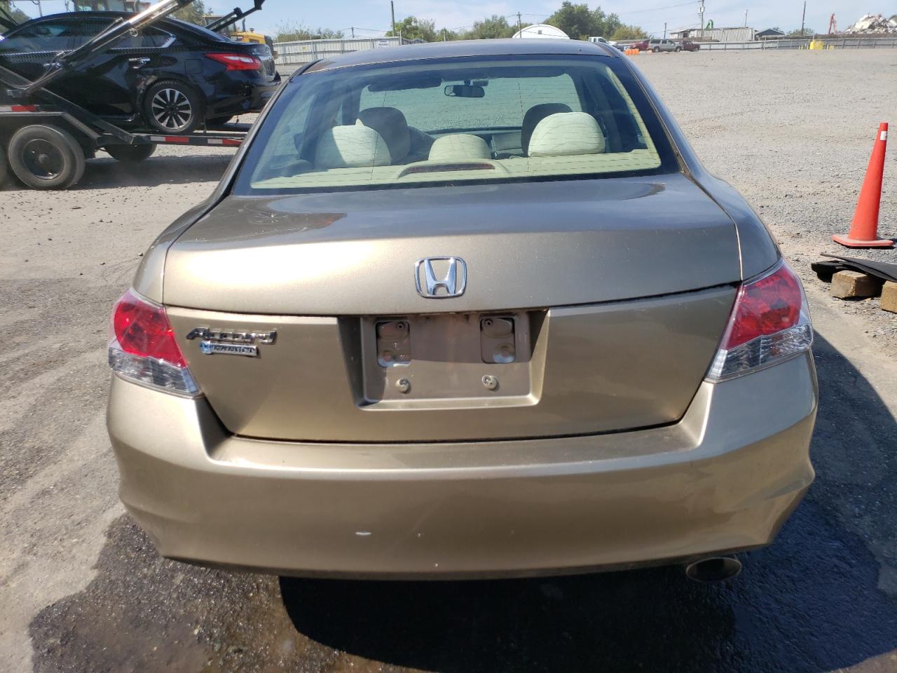2010 Honda Accord Lxp VIN: 1HGCP2F41AA154180 Lot: 80384925