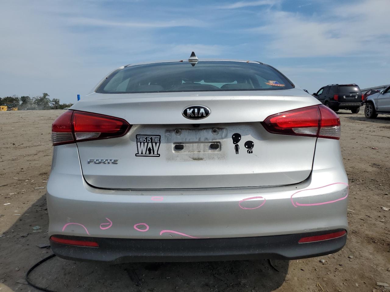 2018 Kia Forte Lx VIN: 3KPFL4A75JE212504 Lot: 81236035