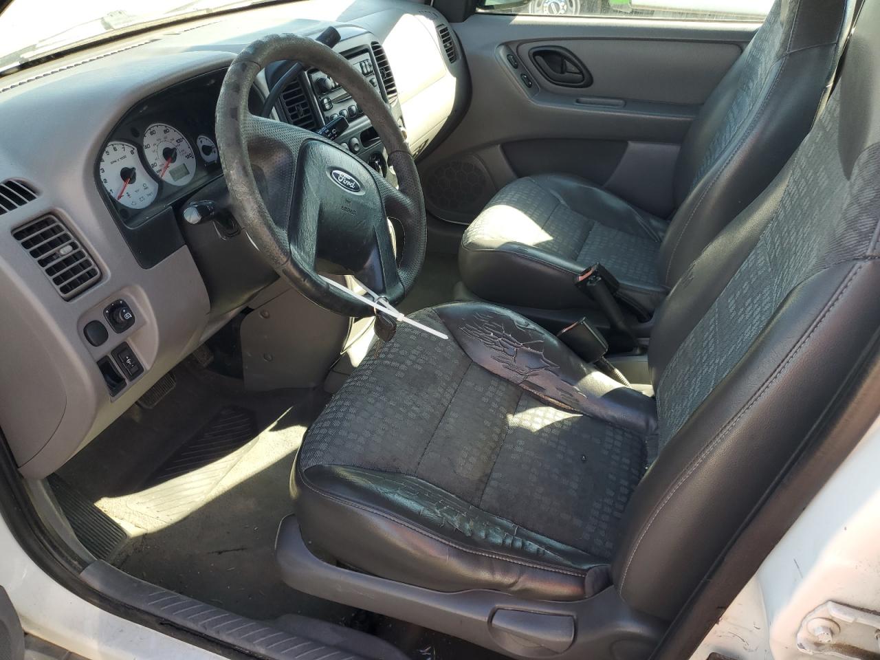 2001 Ford Escape Xls VIN: 1FMYU02191KE82160 Lot: 83756795