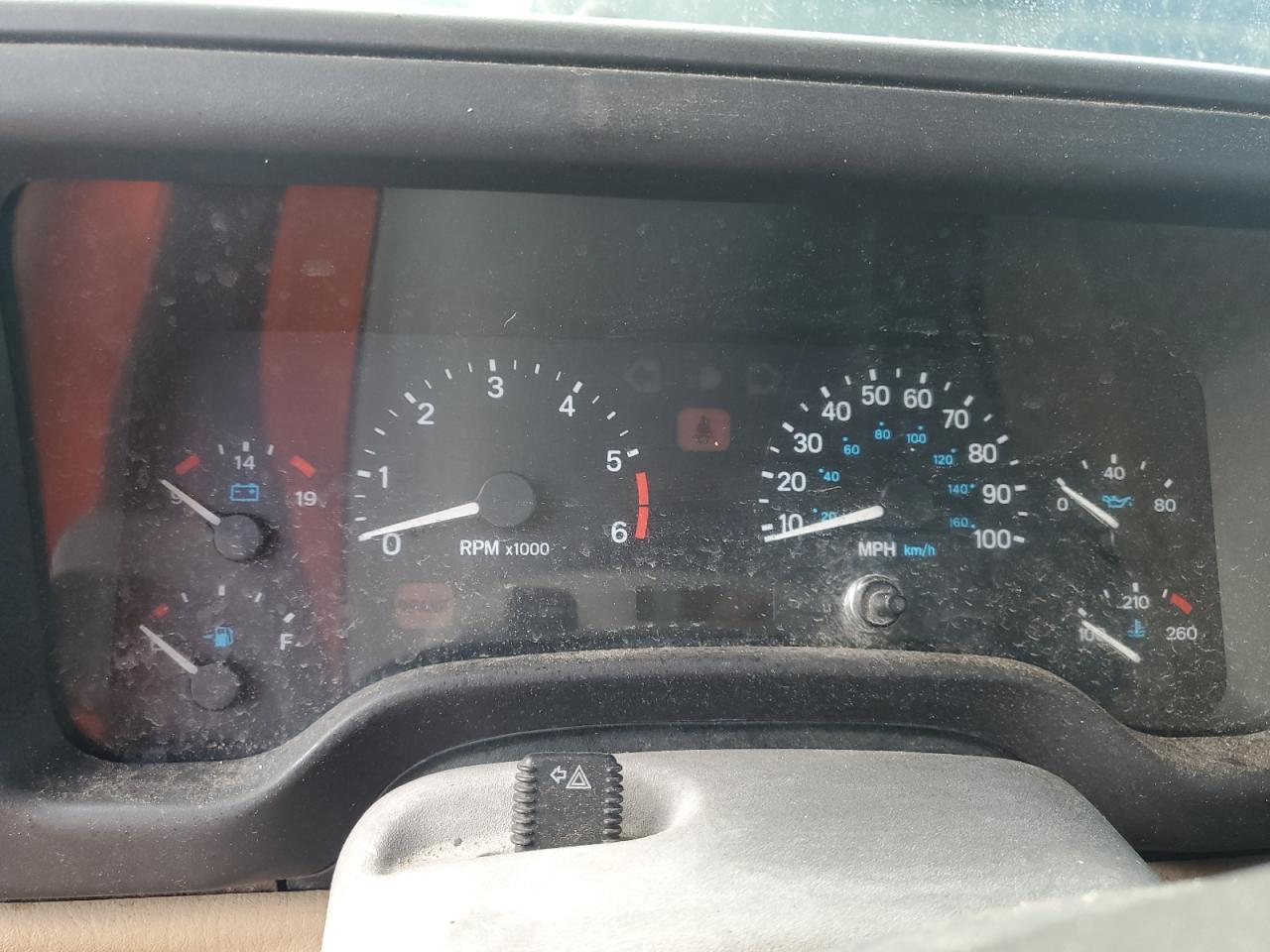 2000 Jeep Wrangler / Tj Se VIN: 1J4FA29P8YP735101 Lot: 81805125