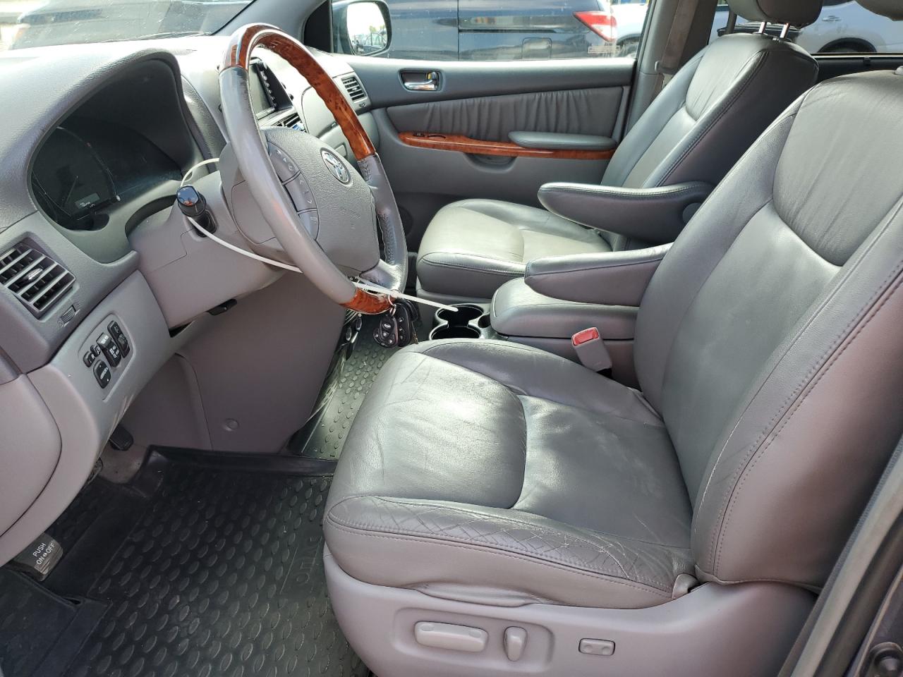 2010 Toyota Sienna Xle VIN: 5TDYK4CC8AS305934 Lot: 72073675