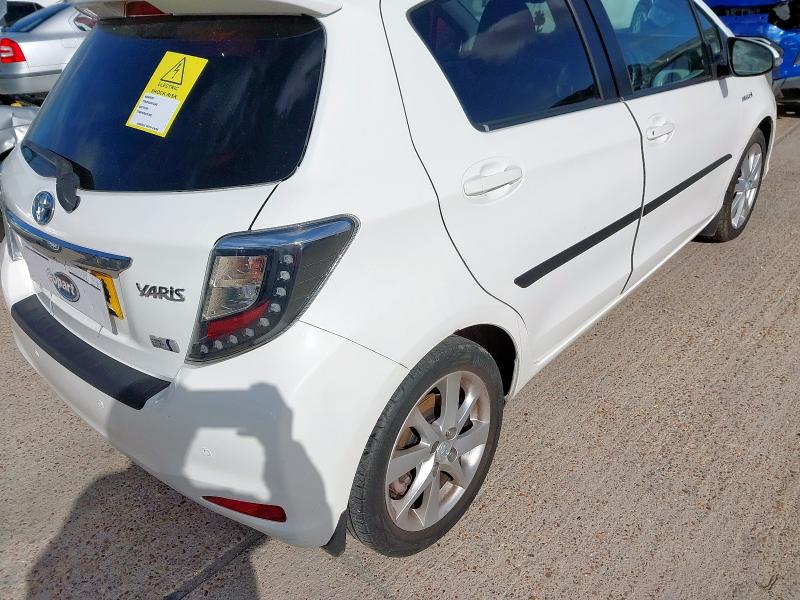 2013 TOYOTA YARIS T SPIRIT HYBRID CVT 