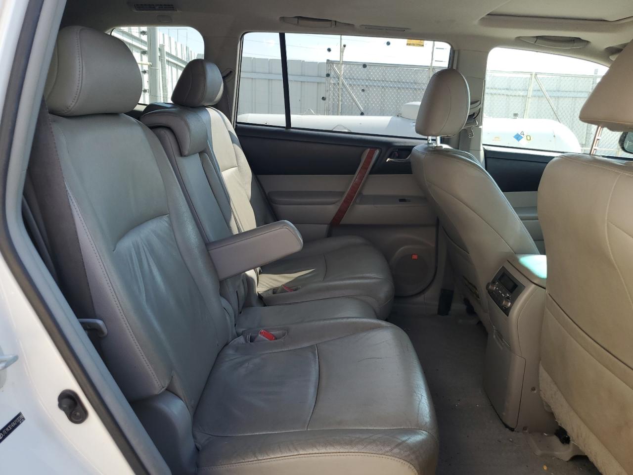 2010 Toyota Highlander Limited VIN: JTEYK3EH0A2100288 Lot: 81288075