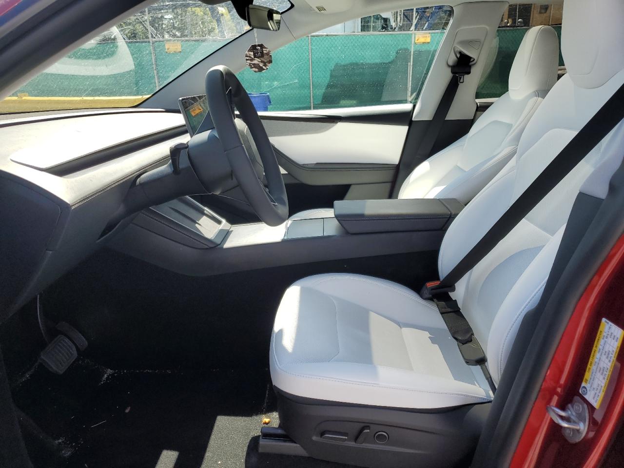 2026 Tesla Model Y VIN: 7SAYGDEE1TF399455 Lot: 71884255