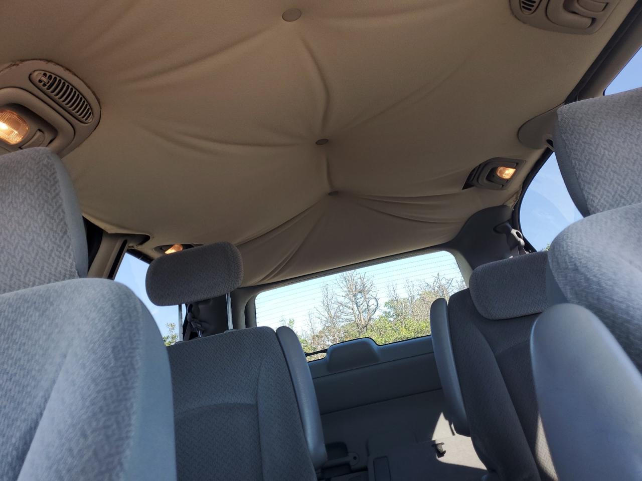 2005 Chrysler Town & Country Touring VIN: 2C4GP54L45R571094 Lot: 80098765