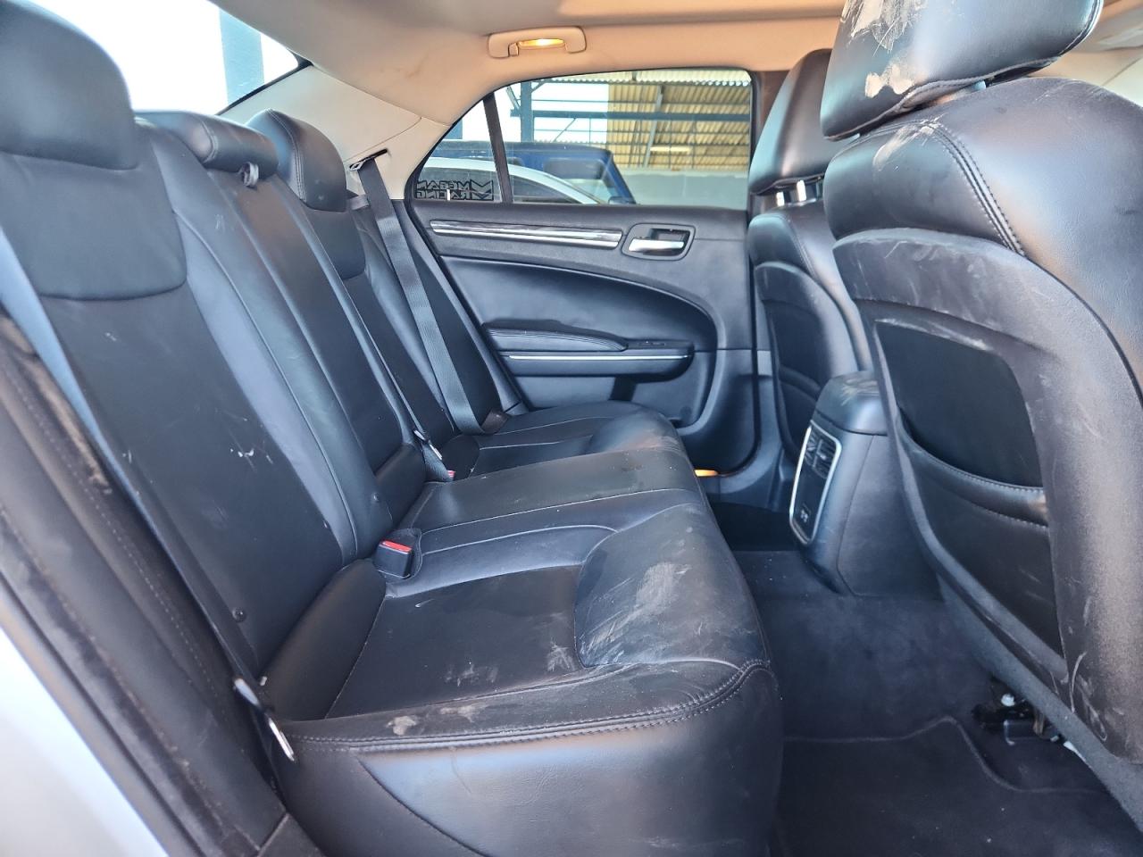 2017 Chrysler 300 Limited VIN: 2C3CCAAG1HH576973 Lot: 84217585