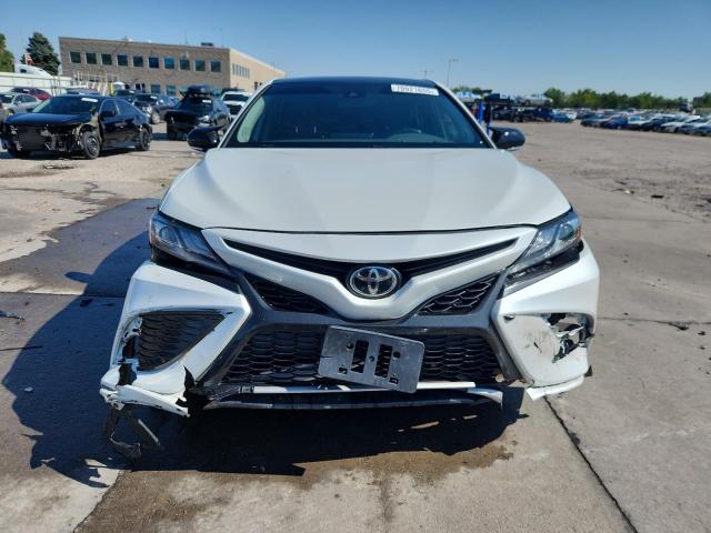  TOYOTA CAMRY 2022 Белы