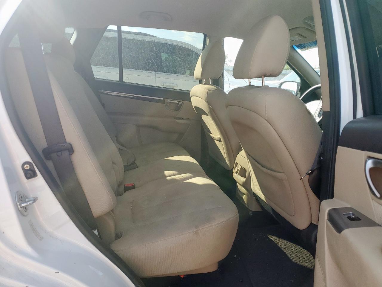 2010 Hyundai Santa Fe Gls VIN: 5NMSG3AB8AH392717 Lot: 81711175