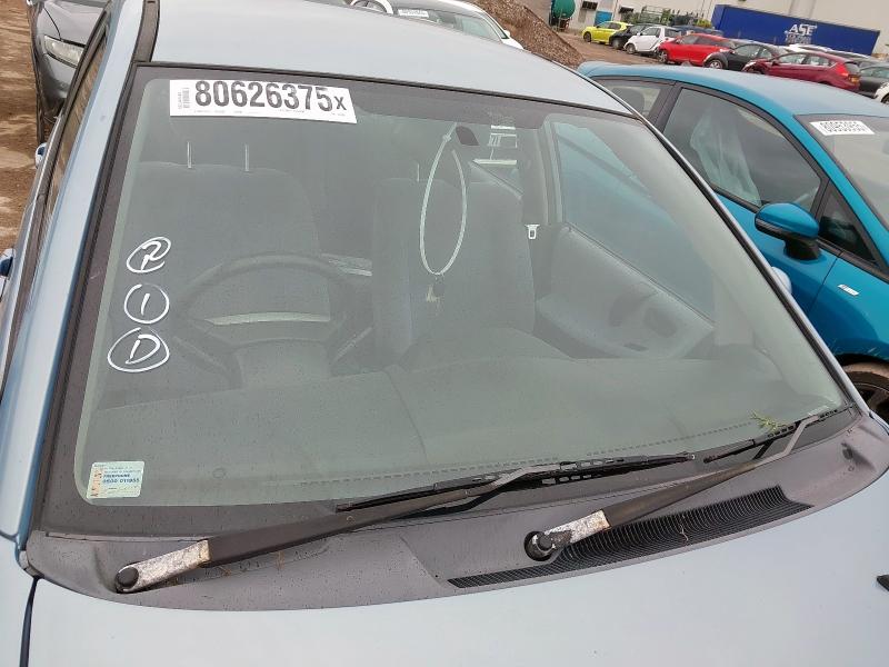 2002 SUZUKI LIANA GLX 
