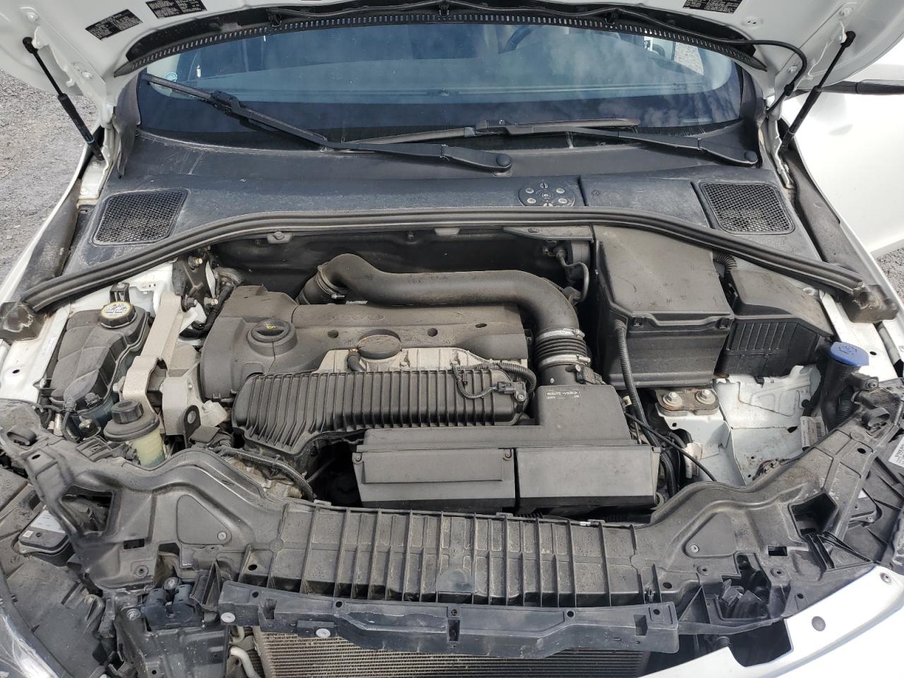 2015 Volvo V60 Premier VIN: YV1612SK9F1267800 Lot: 70896925