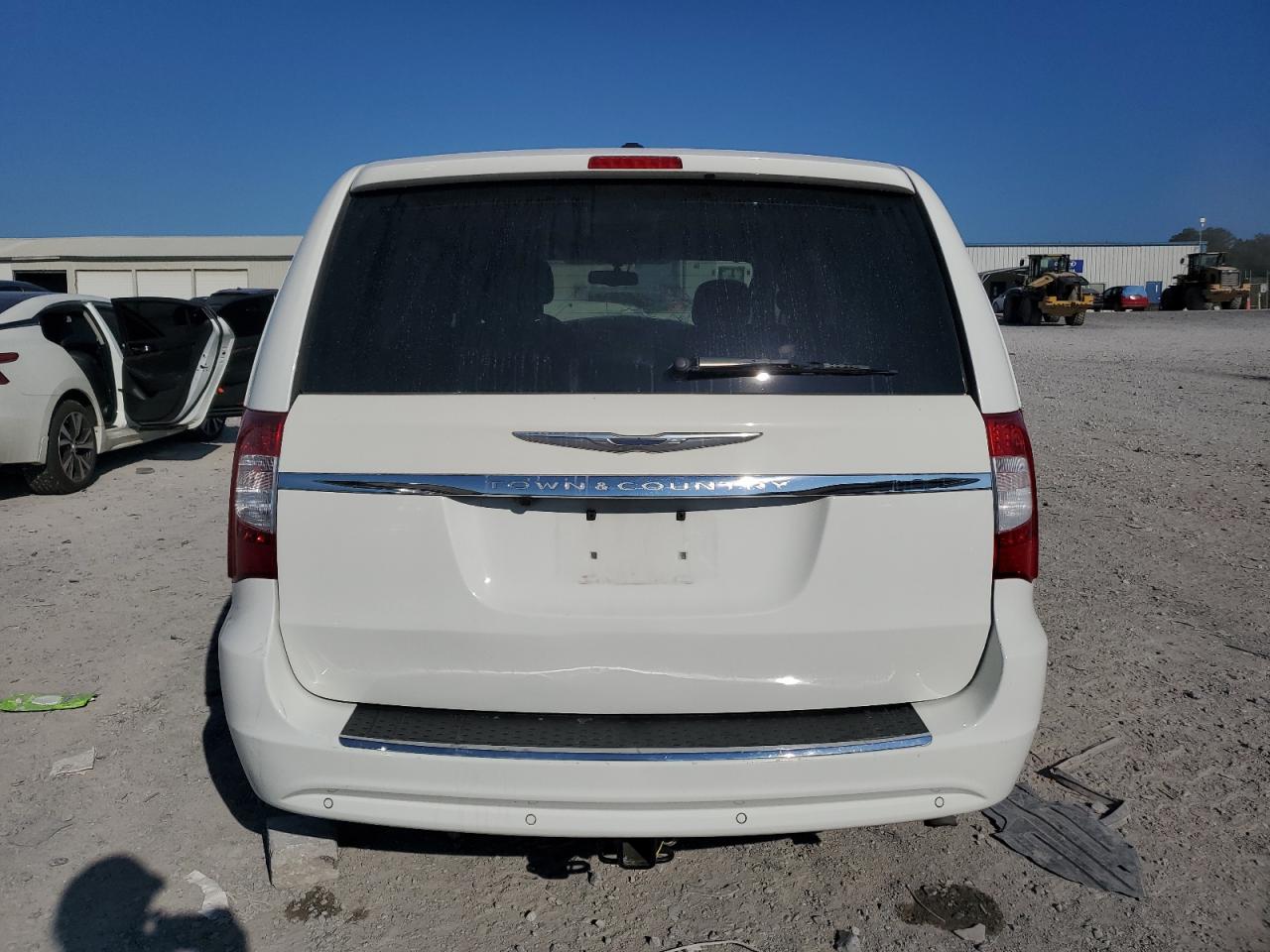 2011 Chrysler Town & Country Touring L VIN: 2A4RR8DG5BR630215 Lot: 81394565