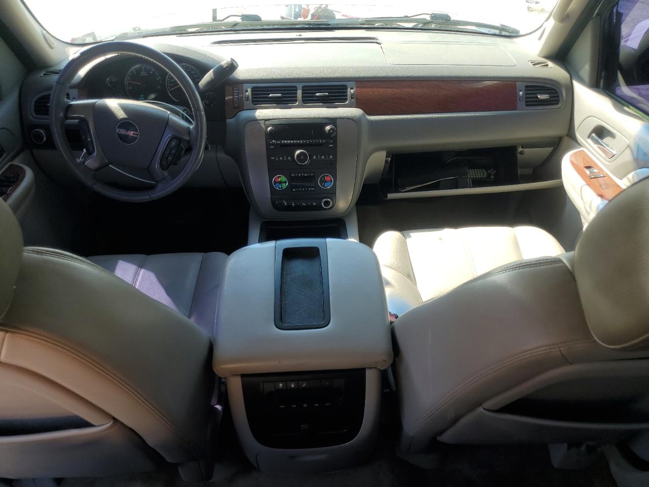 2008 GMC Yukon VIN: 1GKFC13048R212656 Lot: 84547965