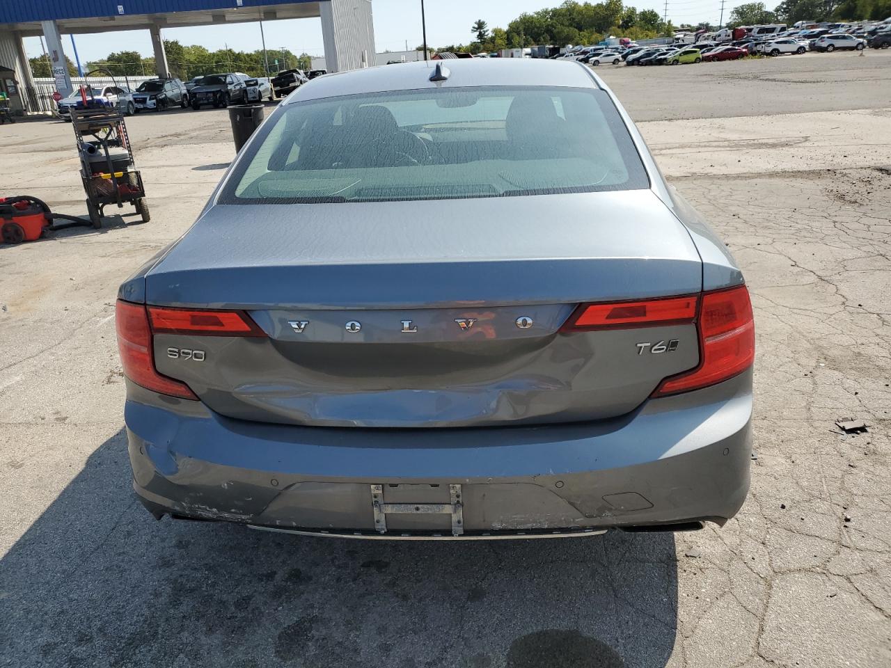 2017 Volvo S90 T6 Momentum VIN: YV1A22MKXH1003932 Lot: 72089625