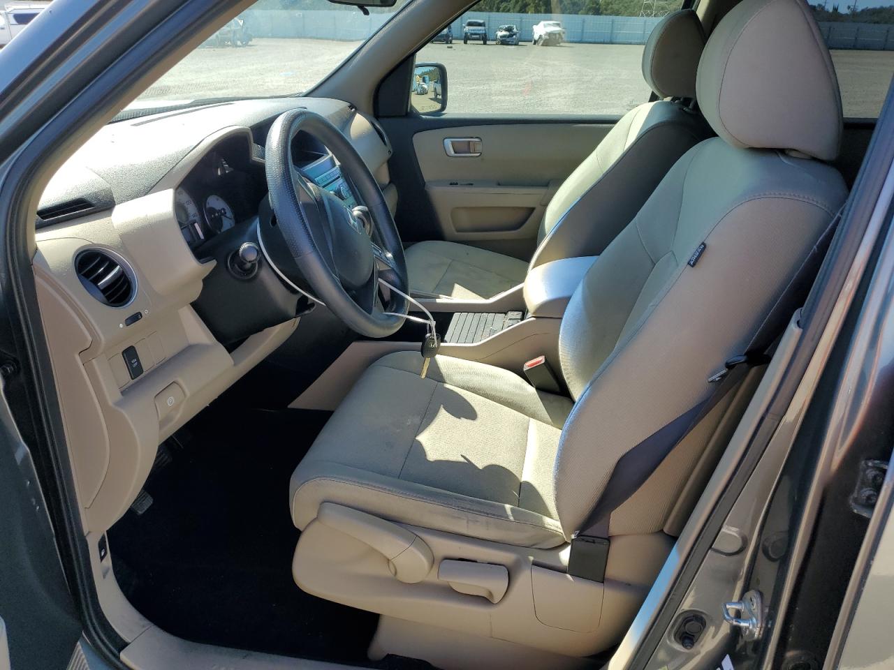 2009 Honda Pilot Lx VIN: 5FNYF38299B005835 Lot: 80849325