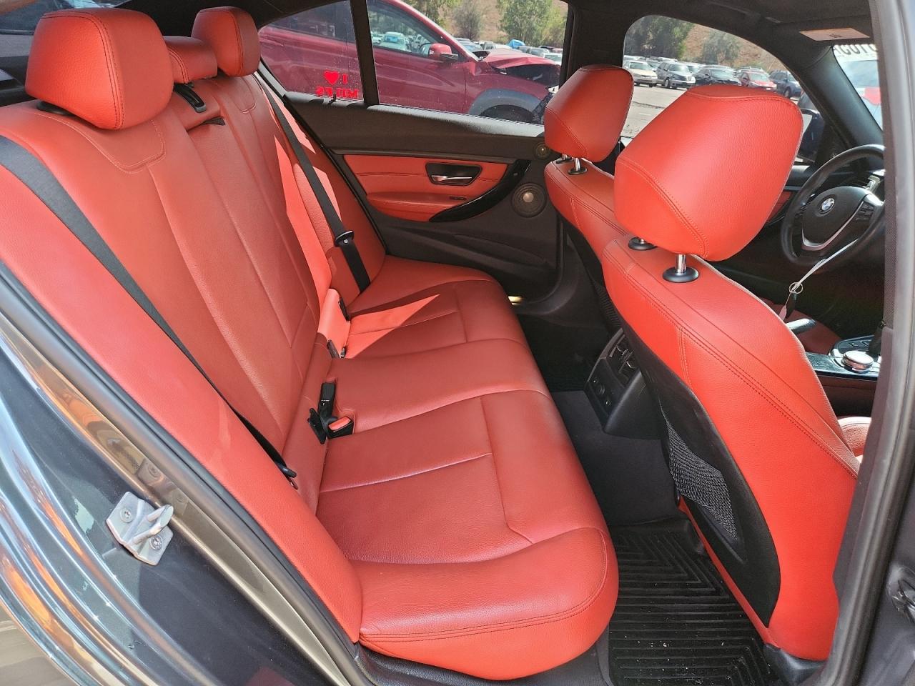 Фото: WBA3B3G50FNT18655