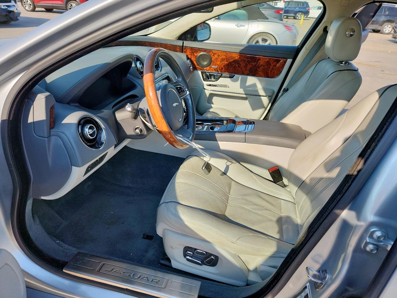 2015 Jaguar Xjl Portfolio VIN: SAJWA2GZ6F8V85802 Lot: 81042165