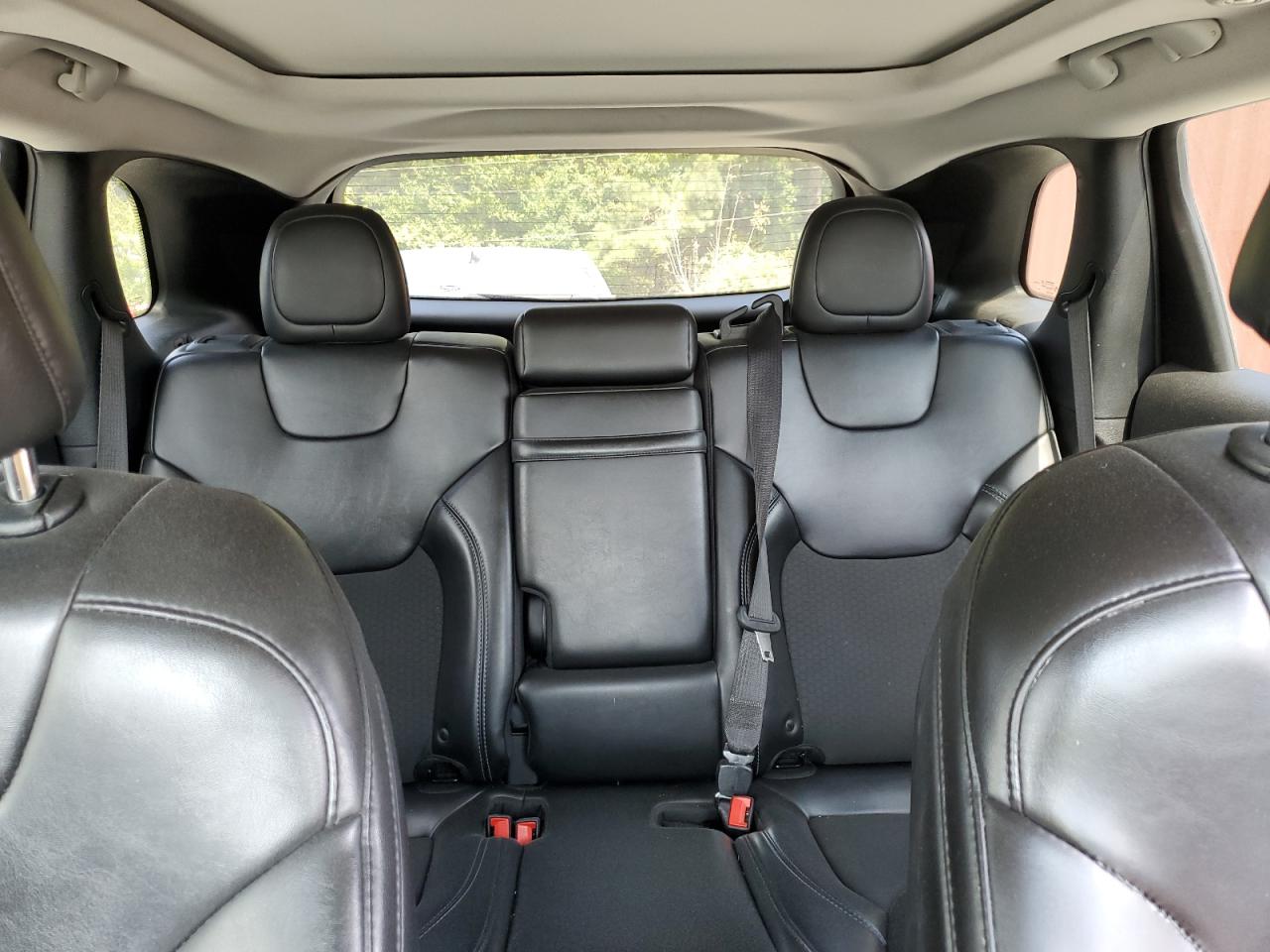 2019 Jeep Cherokee Latitude Plus VIN: 1C4PJLLX0KD353677 Lot: 80169455