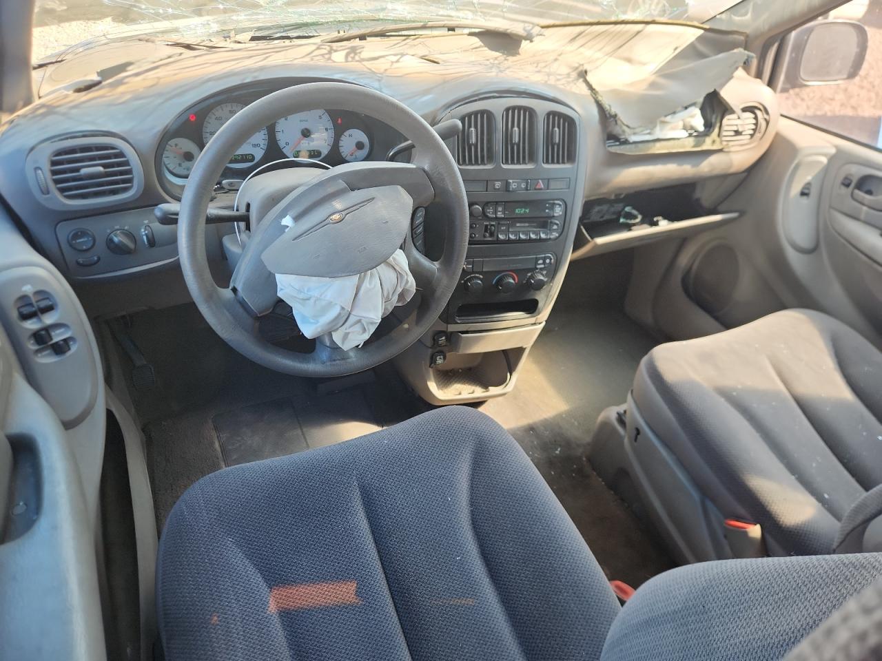 2001 Chrysler Voyager VIN: 1C4GJ25351B120098 Lot: 80496045