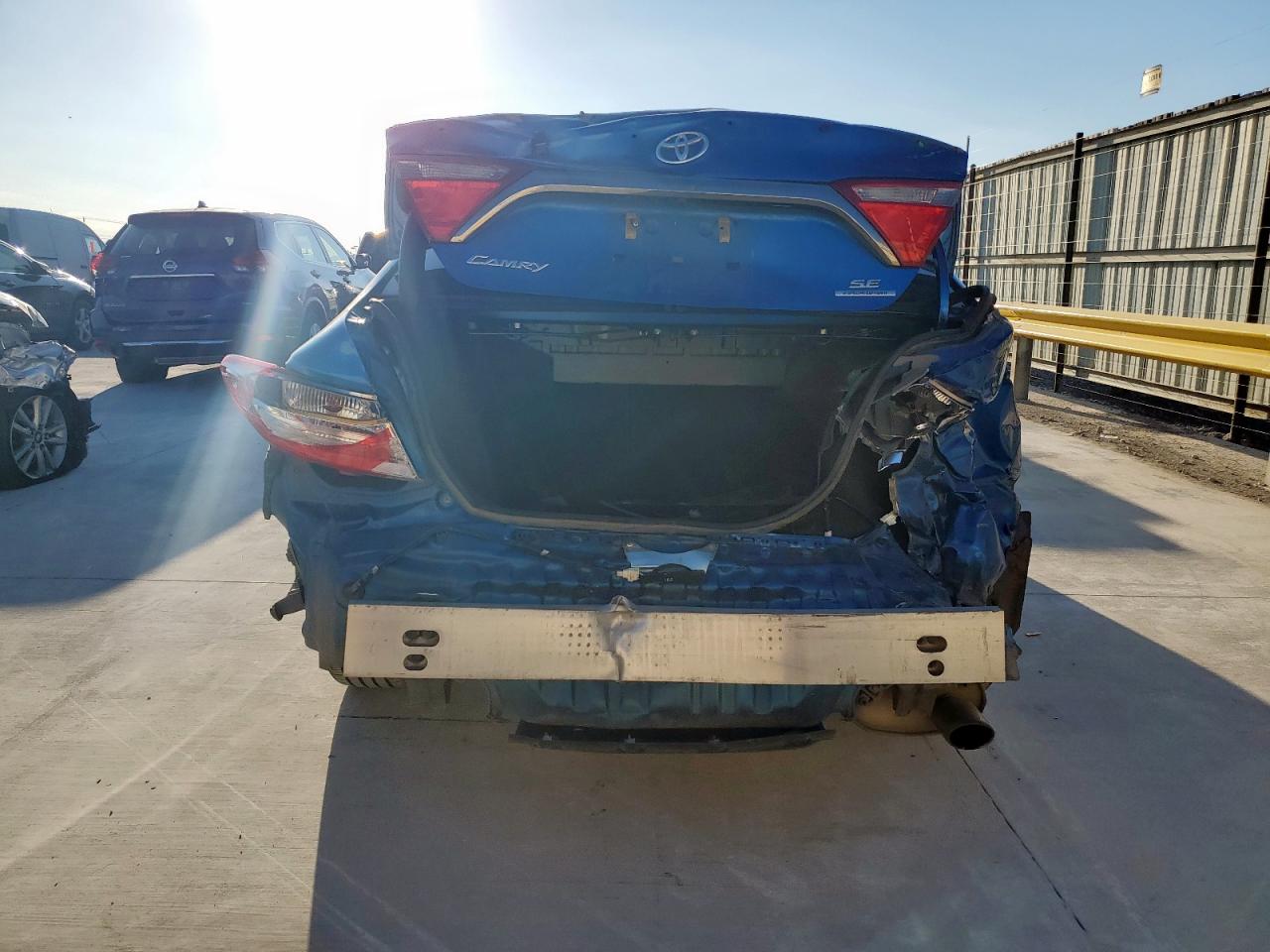 2016 Toyota Camry Le VIN: 4T1BF1FK5GU549617 Lot: 81875725