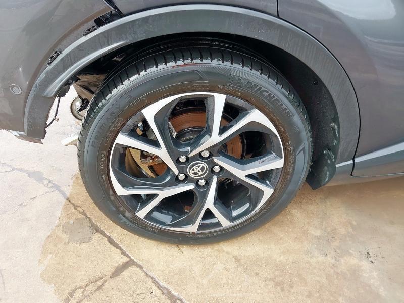 2022 TOYOTA C-HR DESIGN HEV CVT 