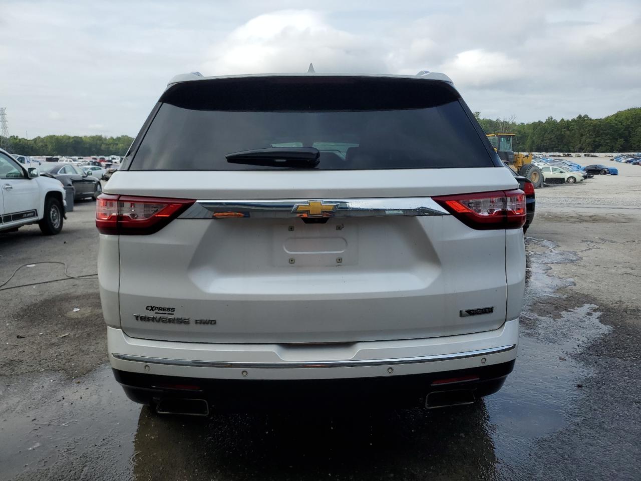 2018 Chevrolet Traverse Premier VIN: 1GNEVJKW5JJ102928 Lot: 81149555