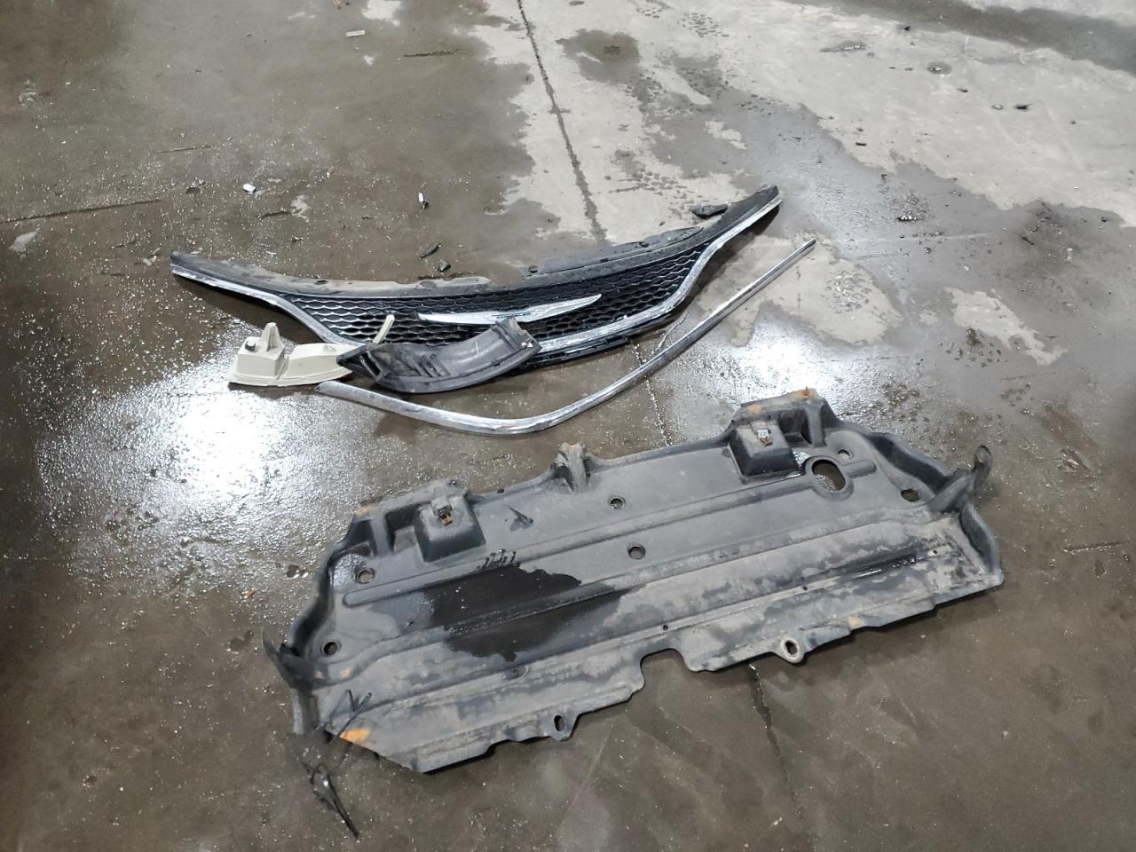 2015 Chrysler 200 Limited VIN: 1C3CCCABXFN695514 Lot: 82120785