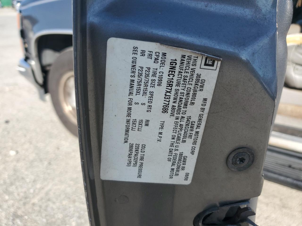 1999 Chevrolet Suburban C1500 VIN: 1GNEC16R7XJ377686 Lot: 80716255