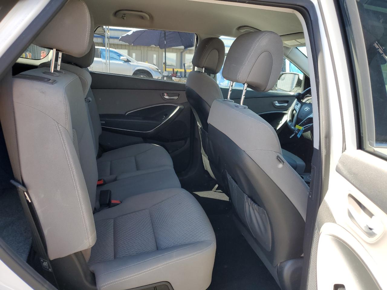 2017 Hyundai Santa Fe Se VIN: KM8SM4HF0HU167908 Lot: 83989185