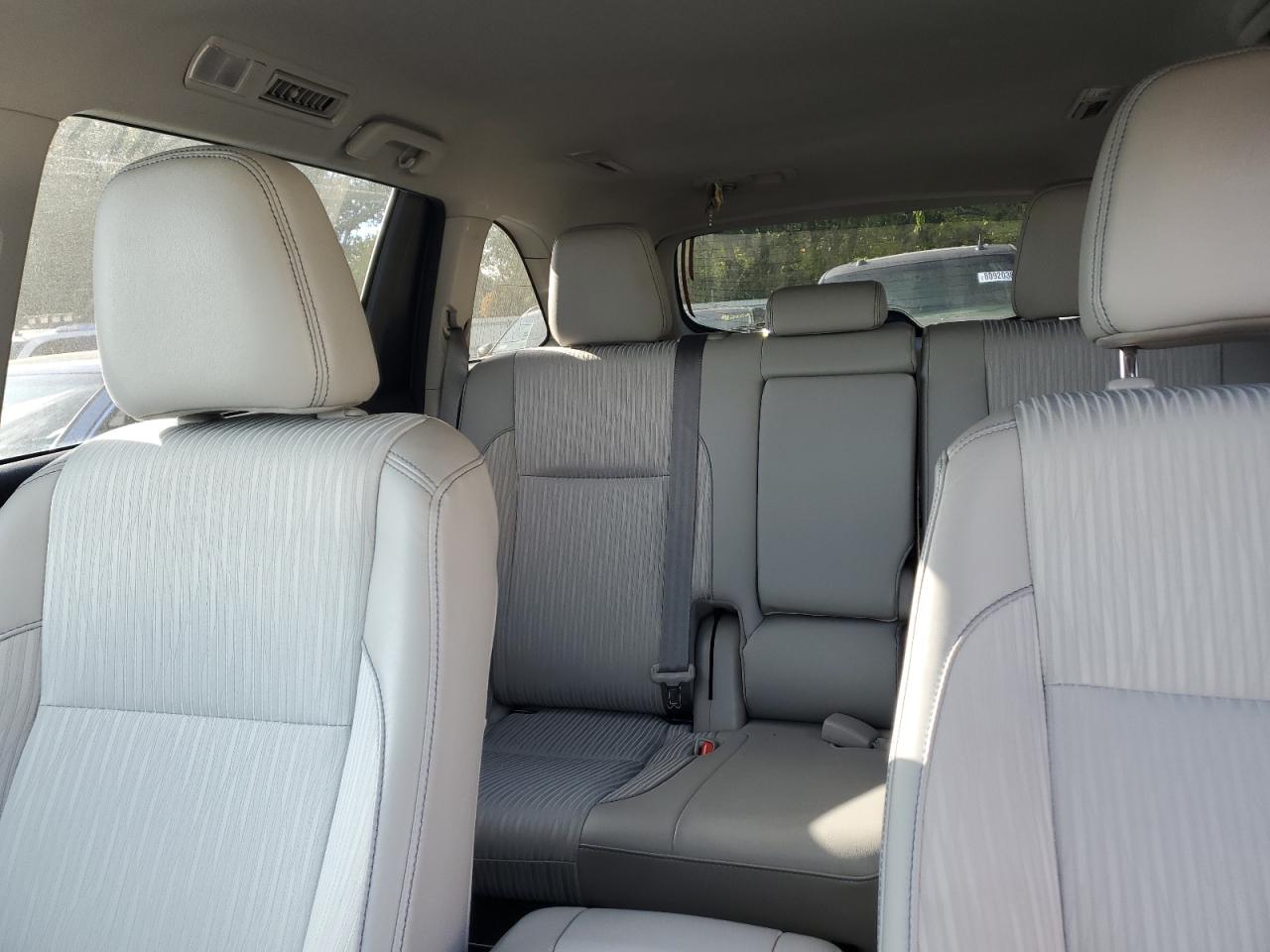 2018 Toyota Highlander Le VIN: 5TDBZRFHXJS909068 Lot: 80540785