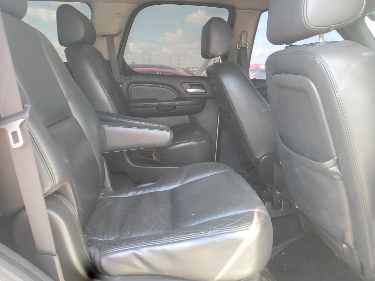 2007 Cadillac Escalade Luxury VIN: 1GYFK63817R421122 Lot: 71402885