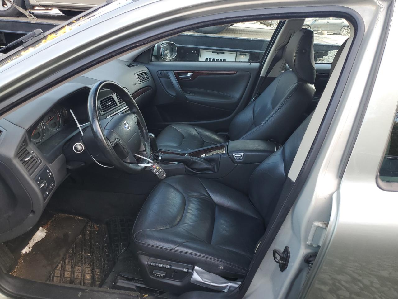 2007 Volvo V70 2.5T VIN: YV1SW592872672230 Lot: 80016765