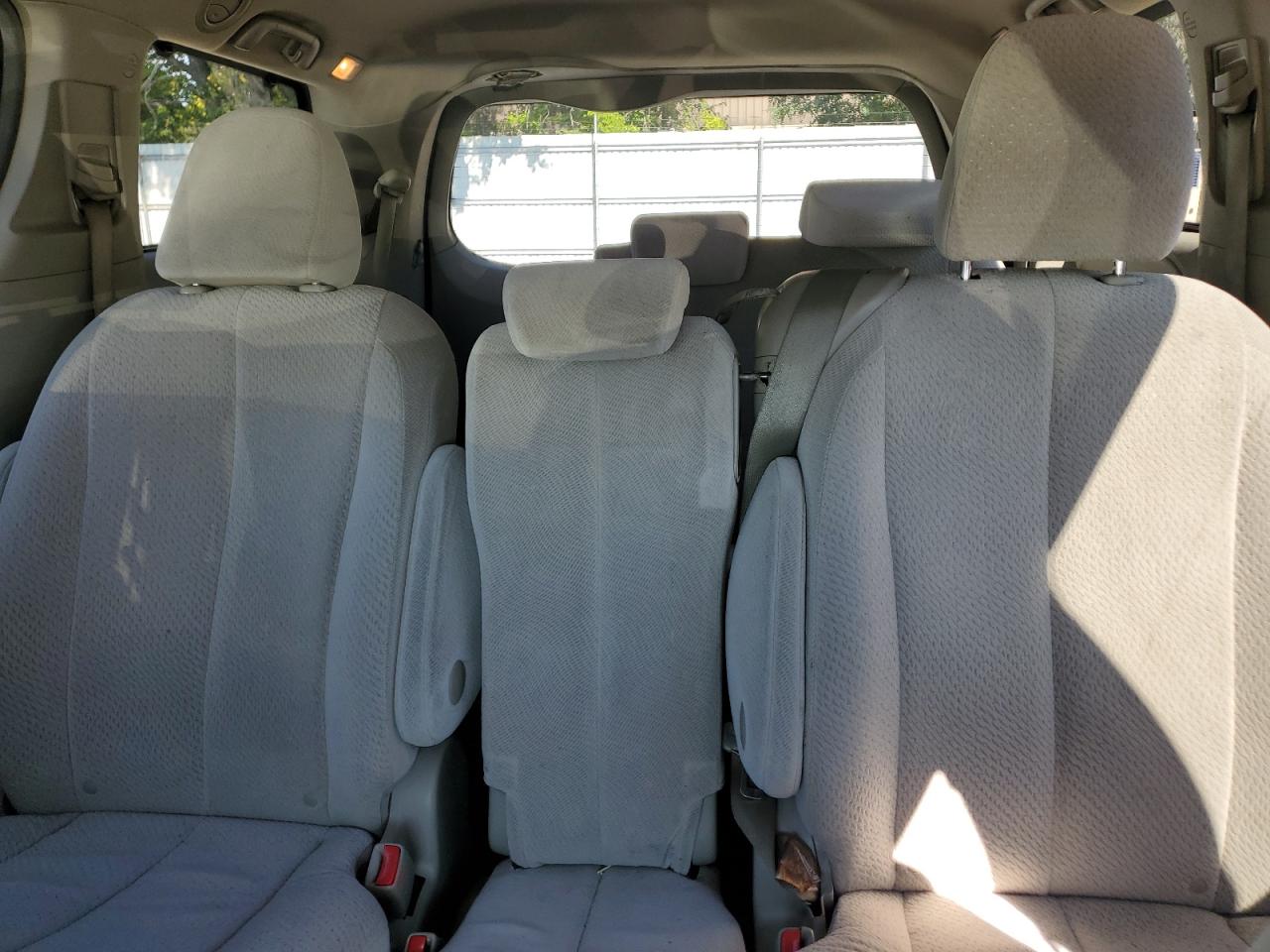 2012 Toyota Sienna Le VIN: 5TDKK3DC9CS184431 Lot: 70537715