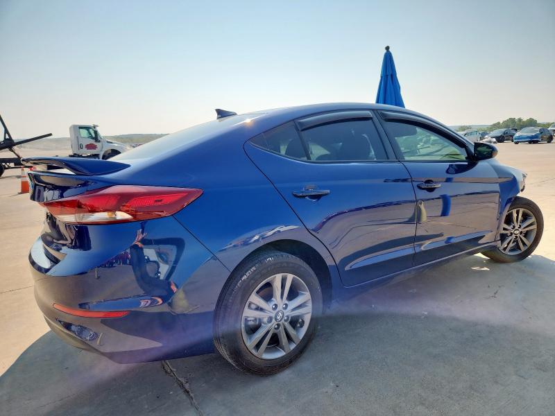  HYUNDAI ELANTRA 2018 Синий