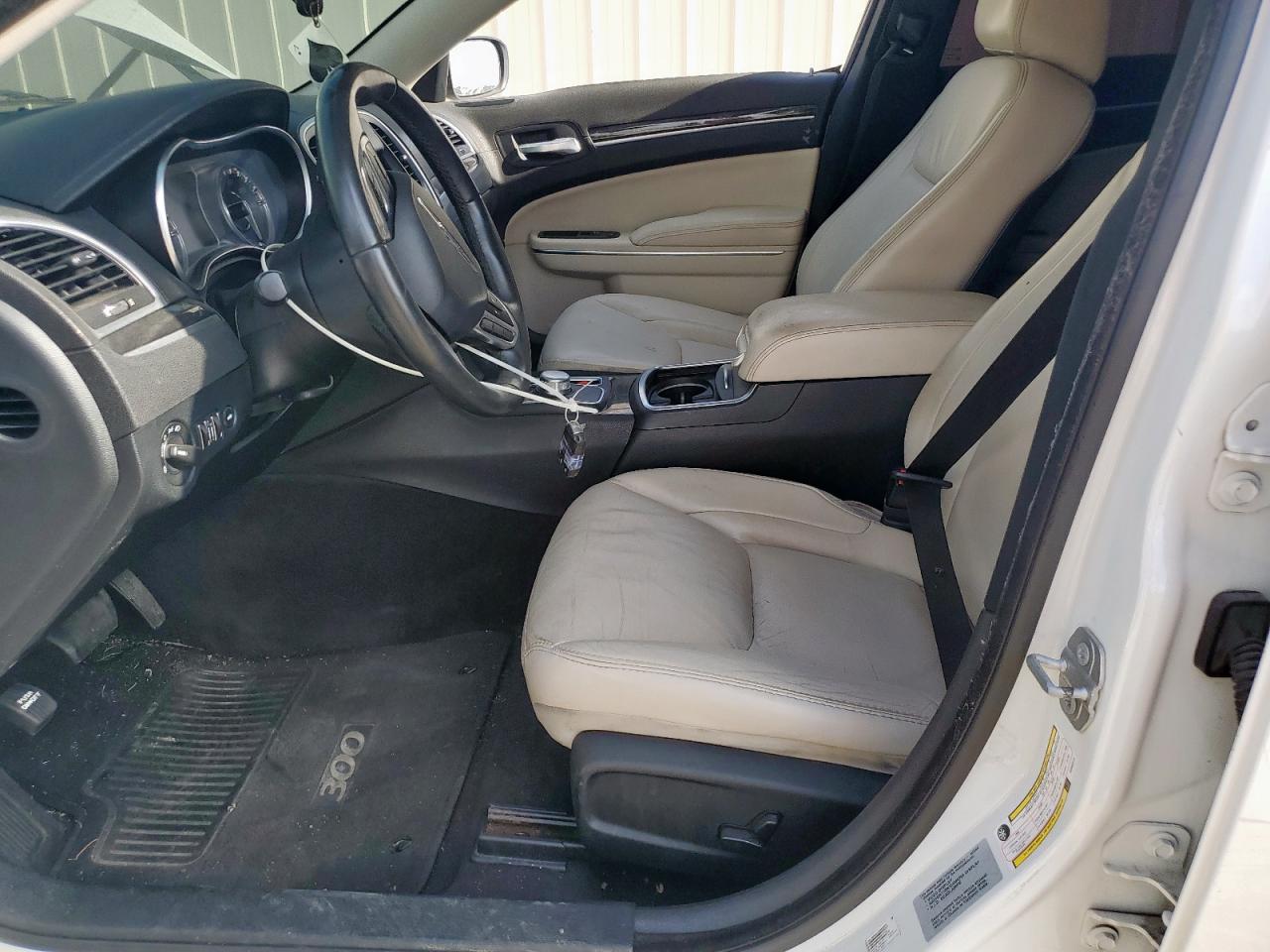 2017 Chrysler 300 Limited VIN: 2C3CCAAG4HH662214 Lot: 81513125